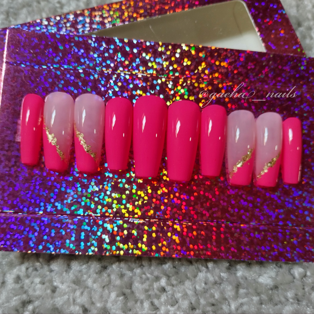 Gold Line 2 Press On Nails - Medium - Ballerina