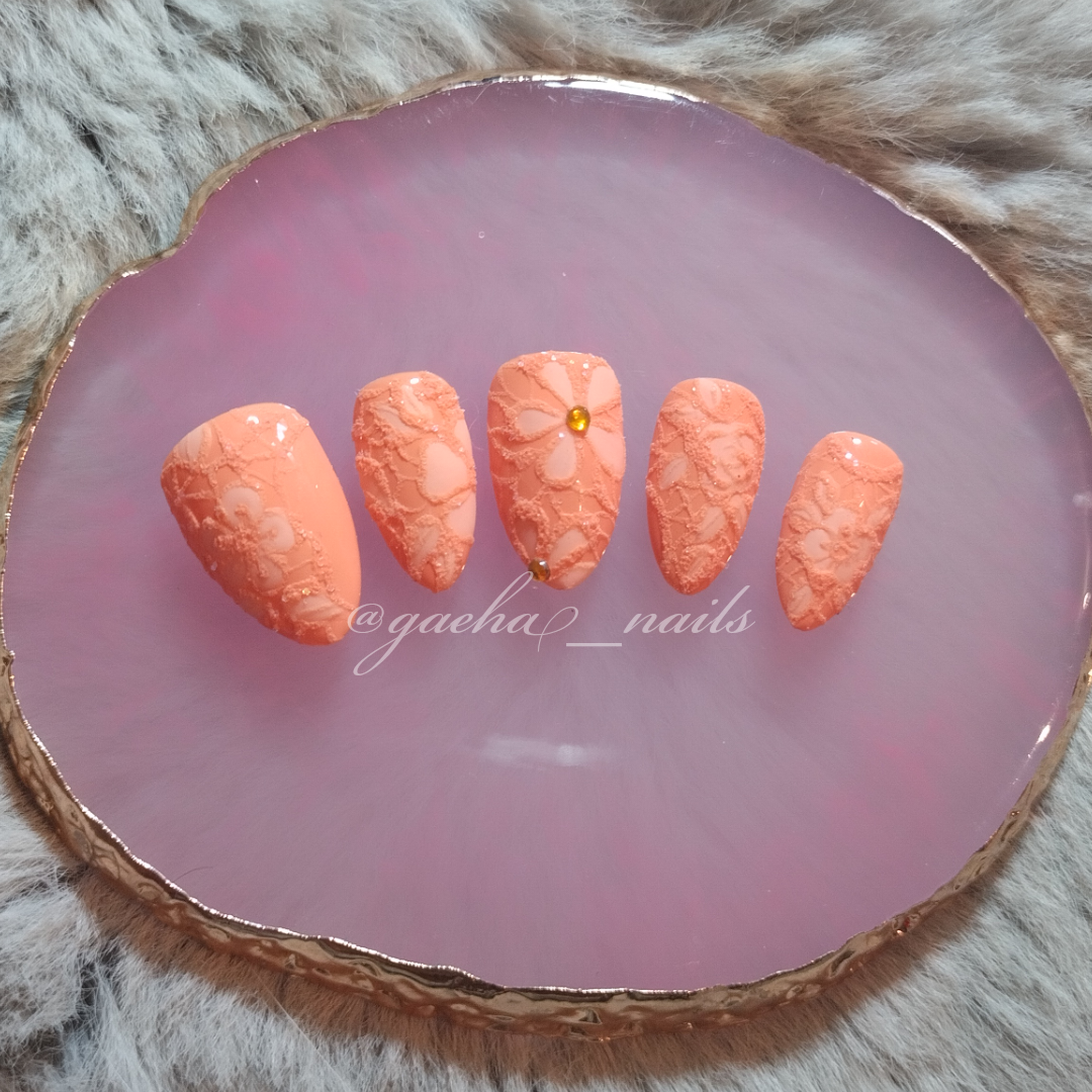 Textured Flowers Press On Nails - Short - Almond