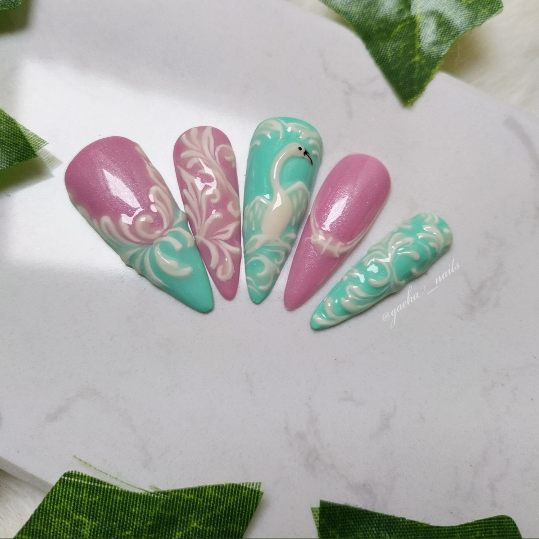 Porcelain Swan - Press On Nails