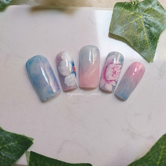 Soft Marble Flowers - Press On Nails