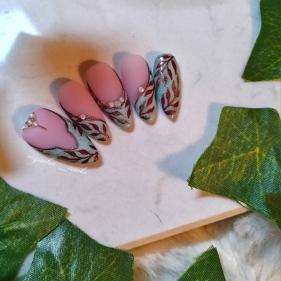 Icey Autumn Leafs Press On Nails - Medium - Stiletto