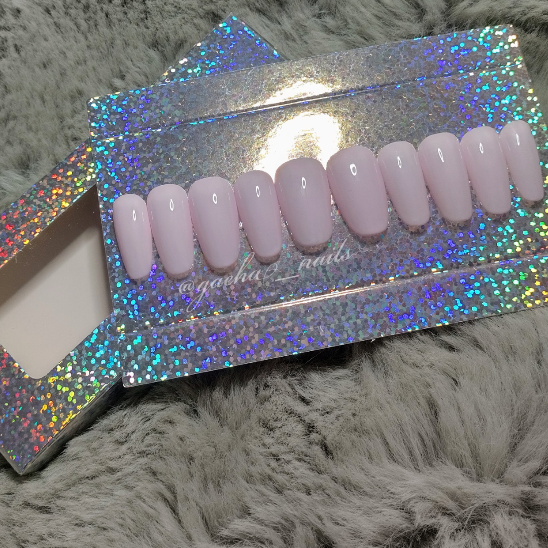 Solid Colour Light Pink Press on Nails - Medium - Oval